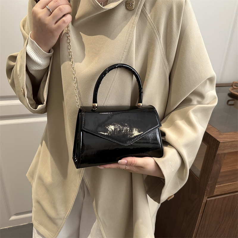 Kadınlar için Patent Deri Mini - Top Handle Patent Bag incelemesi ve fiyatı