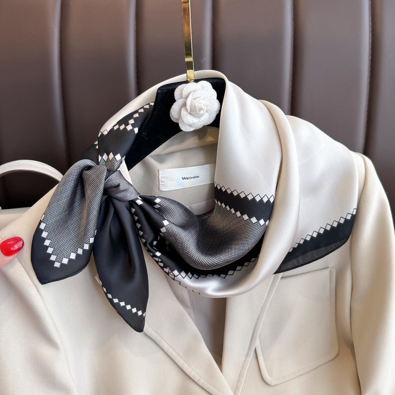 Yeni Lüks At Desen Ipek Kare E - Luxury Bags China incelemesi ve fiyatı
